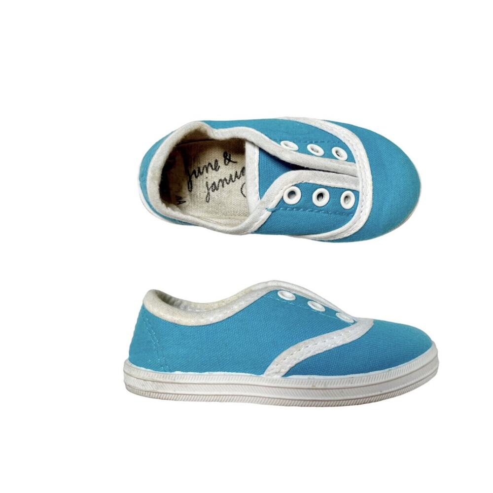 June & January Slip On Sneakers Size 5